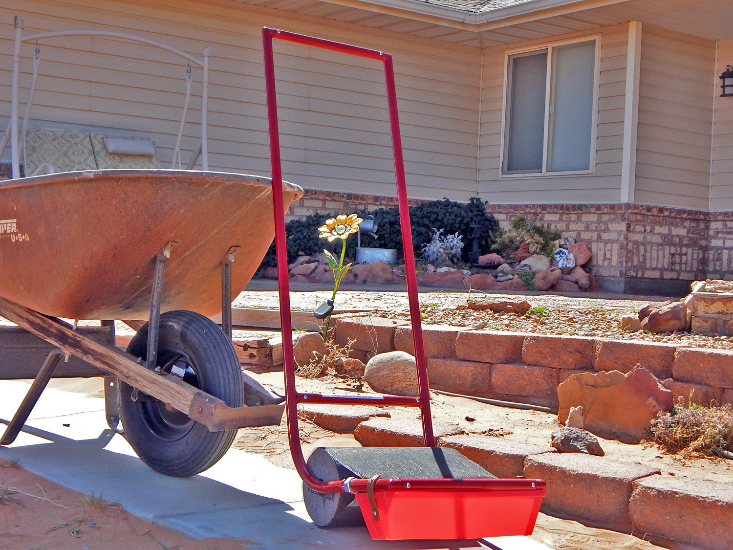 Sticker Burr Roller - Easy Burr Removal for Yards & Pets